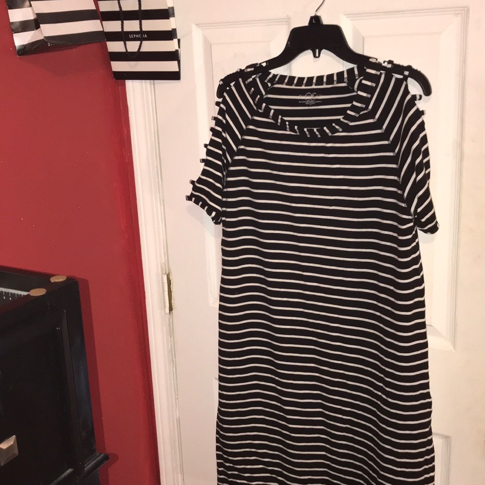 Size medium tee shirt dress, never worn